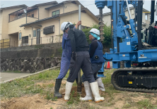 軸材(単管パイプ)の挿入写真